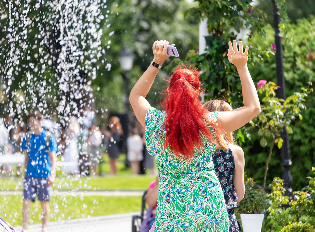 У фонтана - Александр 