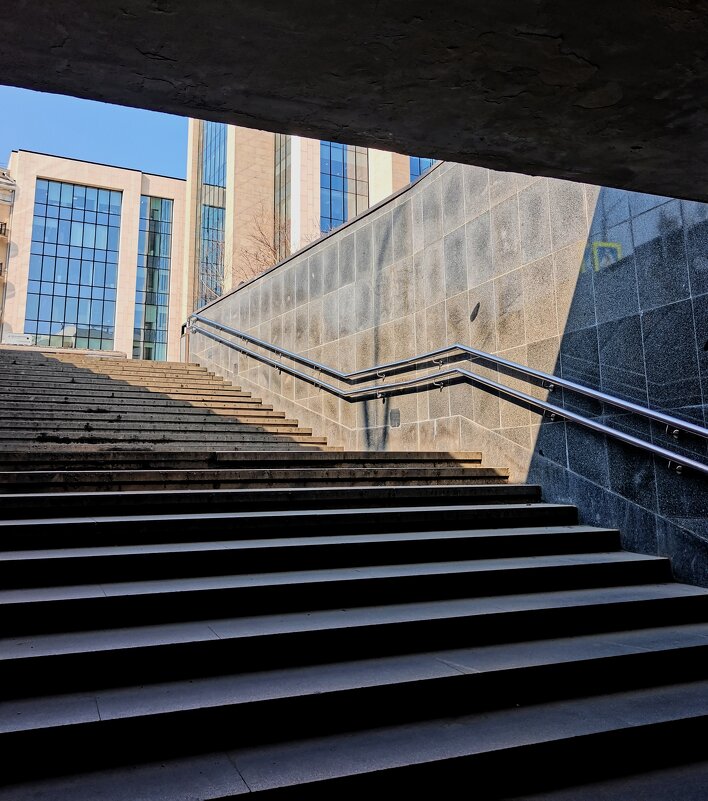 Город. Геометрия. Тень. - Любимова Ольга 