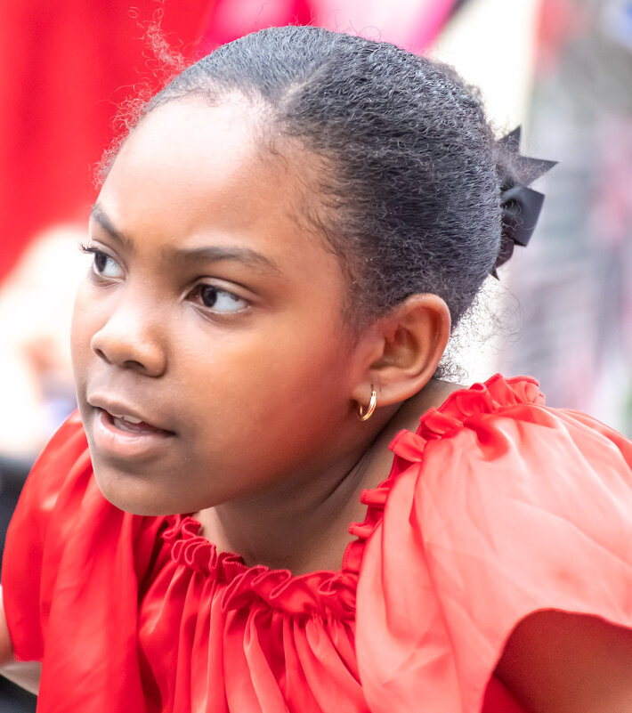 Девочка в красном - Александр 