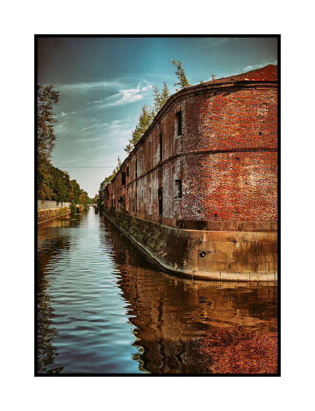 Остров Котлин. Кронштадт. Обводной канал. - Svyatoslav [Artisan] Ph.