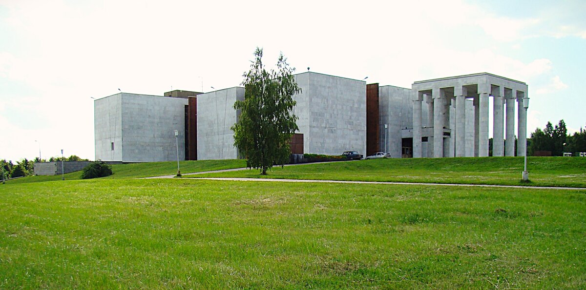 Музей В.И. Ленина в Горках по проекту Леонида Павлова в контексте «ленинианы» - Анатолий Колосов Музей В.И. Ленина в Горках по проекту Леонида Павлова в контексте «ленинианы» - Анатолий Колосов