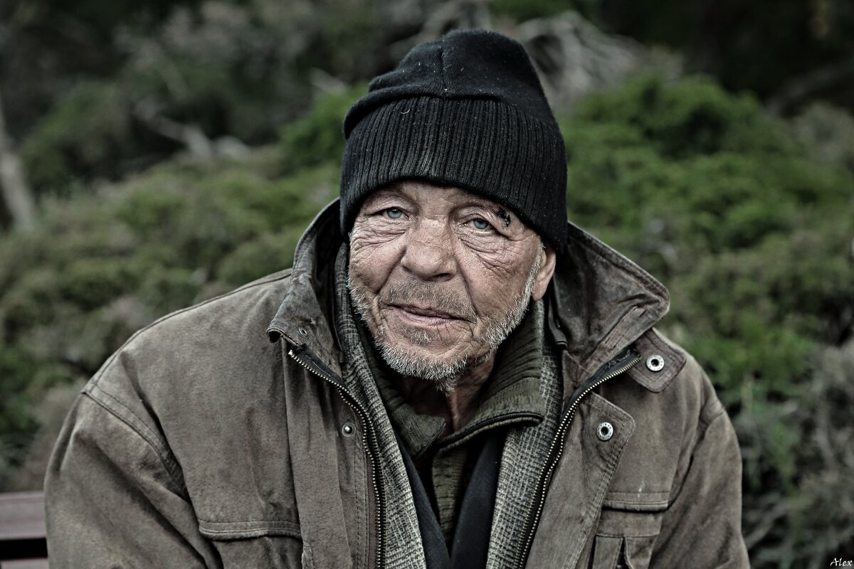 3889 - Alex . 3889 - Alex .