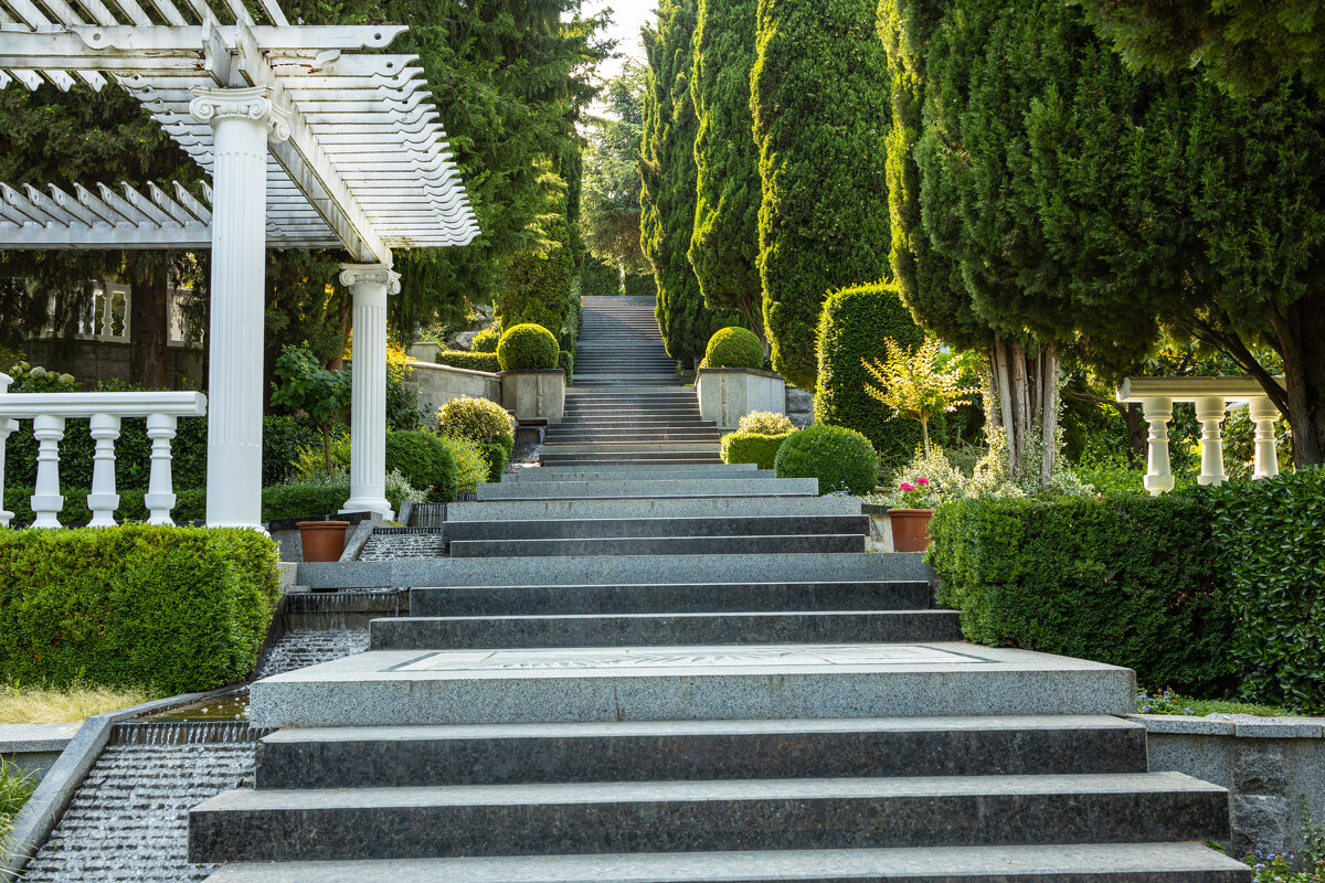 В парке «Айвазовское» - валерий 