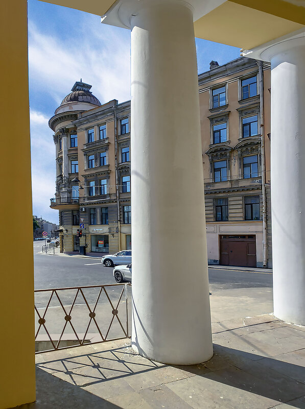 Дом работы знаменитого мастера архитектуры барона Павла Сюзора - Стальбаум Юрий Дом работы знаменитого мастера архитектуры барона Павла Сюзора - Стальбаум Юрий