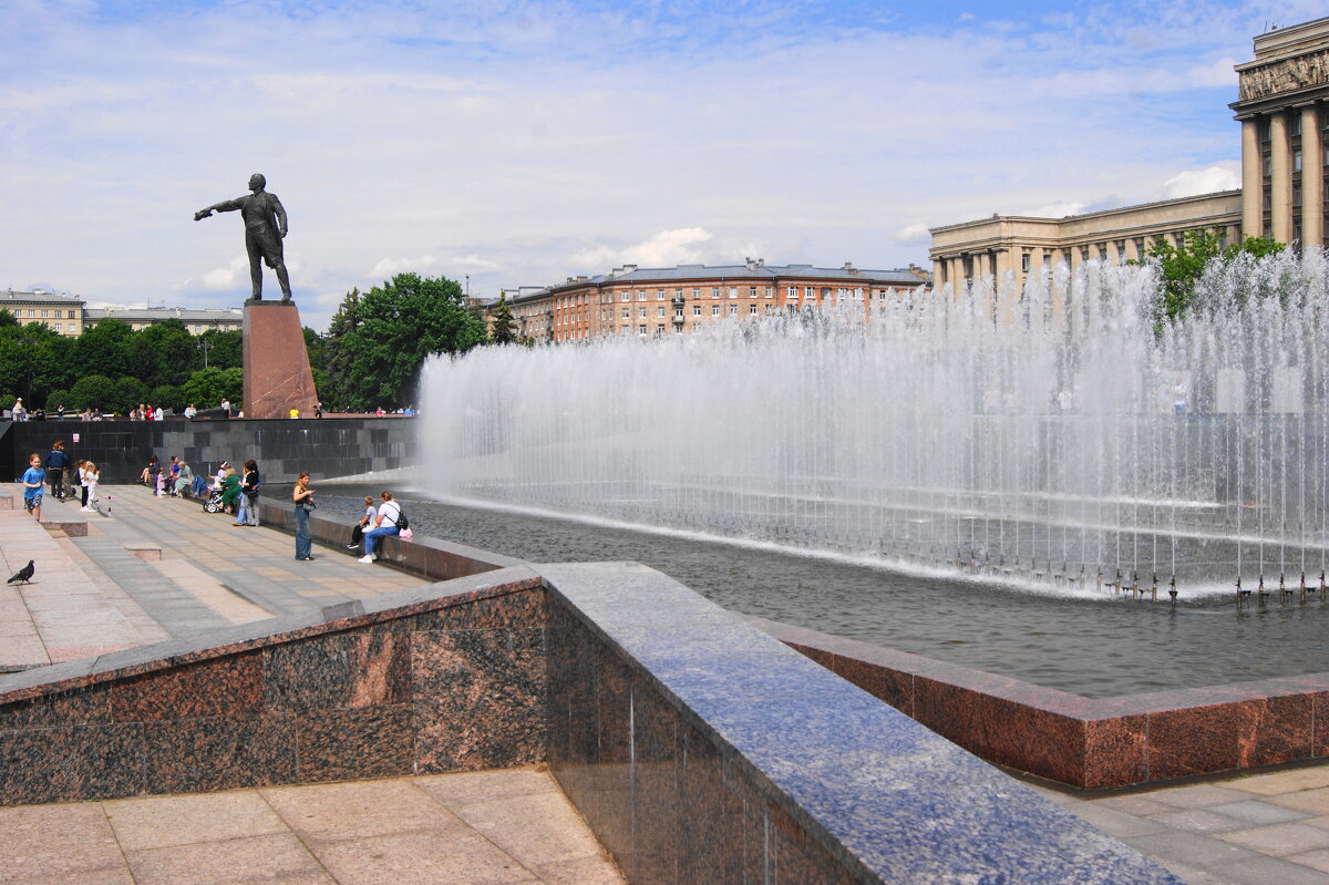 МОСКОВСКАЯ ПЛОЩАДЬ - Виктор Никитенко