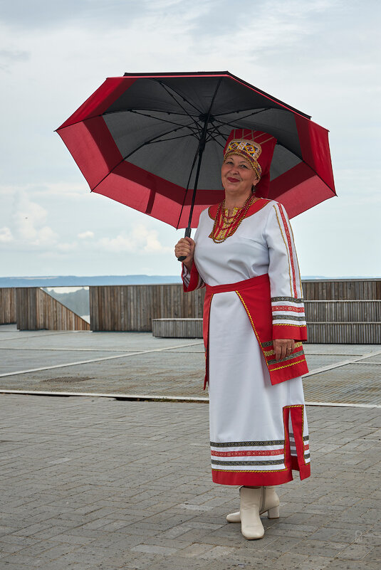 Тетюши. Солистка местного народного коллектива - Олег Манаенков Тетюши. Солистка местного народного коллектива - Олег Манаенков