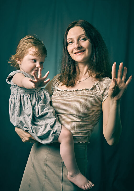 мама и дочь - Soaring Man Владимир