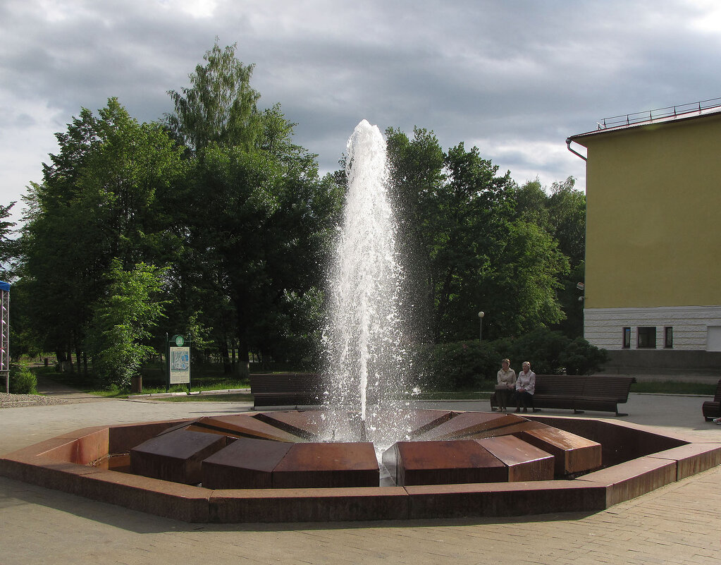 Муравьевский фонтан перед гостиницей «Старая Русса» - Александр Ильчевский 