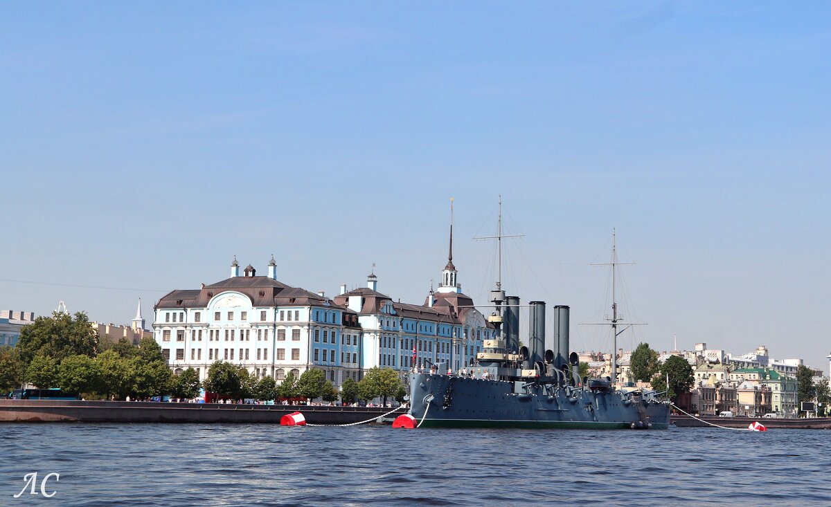 Крейсер «Аврора» в Санкт-Петербурге - Любовь Сахарова Крейсер «Аврора» в Санкт-Петербурге - Любовь Сахарова