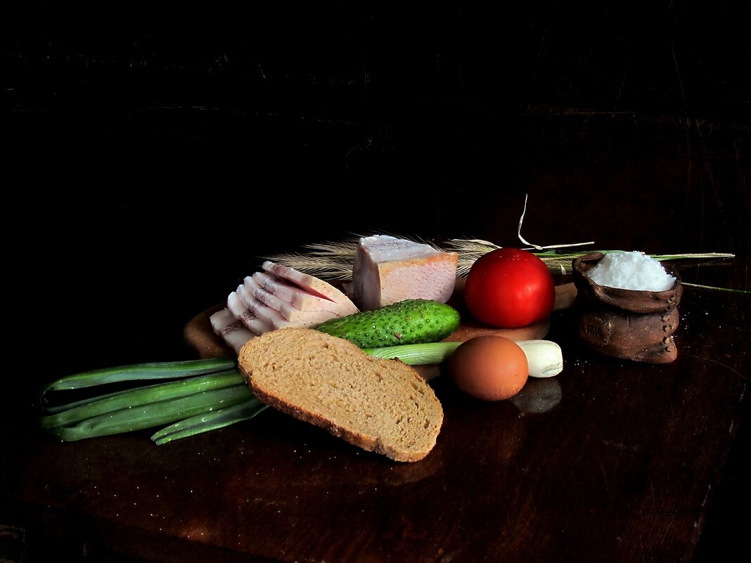 На черном фоне - Роман Савоцкий