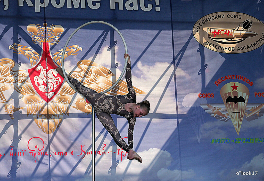 под куполом - Олег Лукьянов