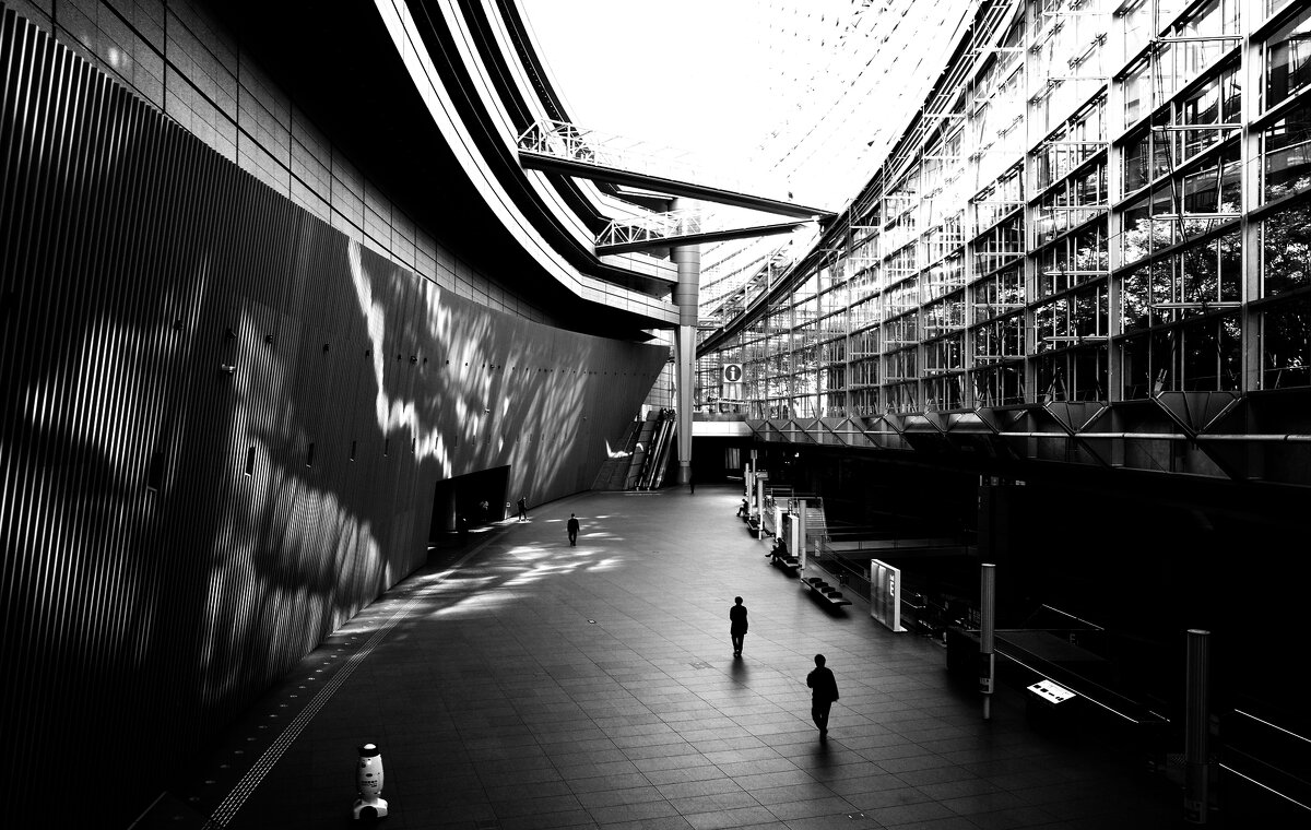 Игра солнечного света Tokyo International Forum - Civetta ***