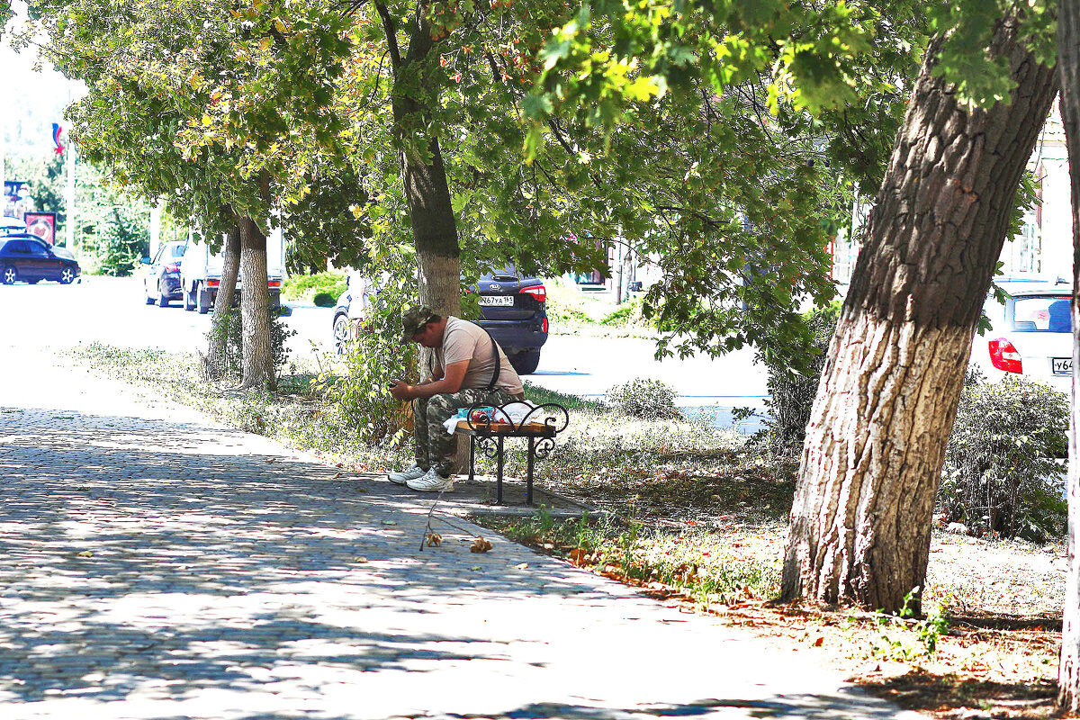 На скамеечке - Юрий Гайворонскiий