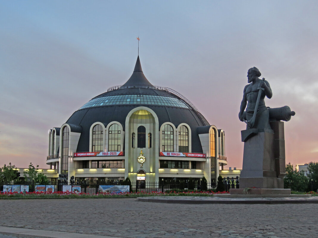 Тульский музей оружия и памятник Никите Демидову. - ИРЭН@ .