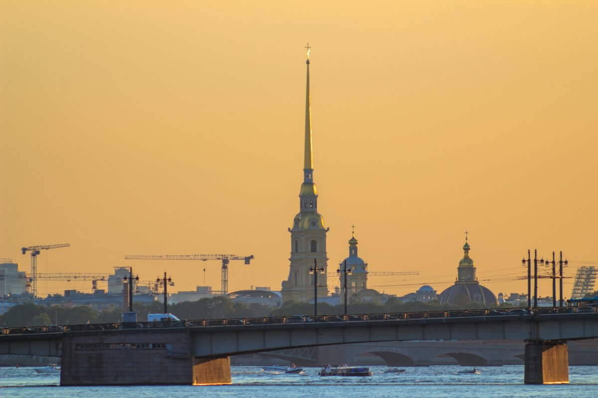 Шпиль на закате - Евгений Ермаков Шпиль на закате - Евгений Ермаков