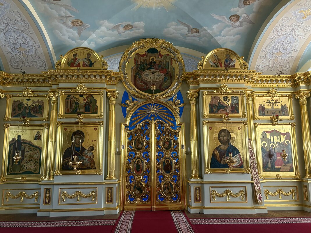 Алтарь...Нижний храм Собора Рождества Пресвятой Богородицы - Наталия Павлова