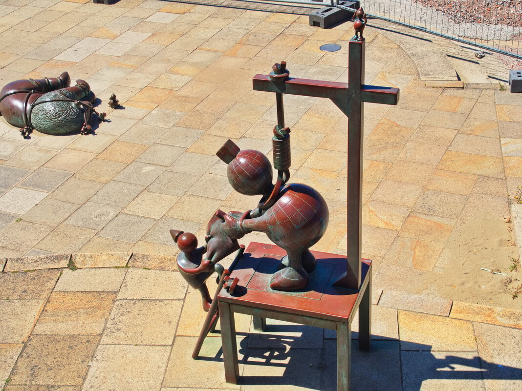 *** - Witalij Löwin