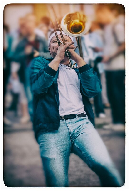 Тромбонист. - Svyatoslav [Artisan] Ph.