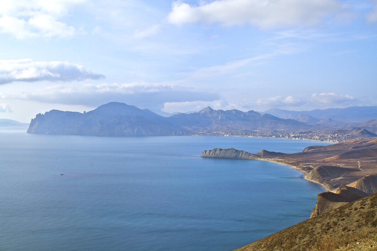 Долина голубых холмов - Геннадий Валеев Долина голубых холмов - Геннадий Валеев
