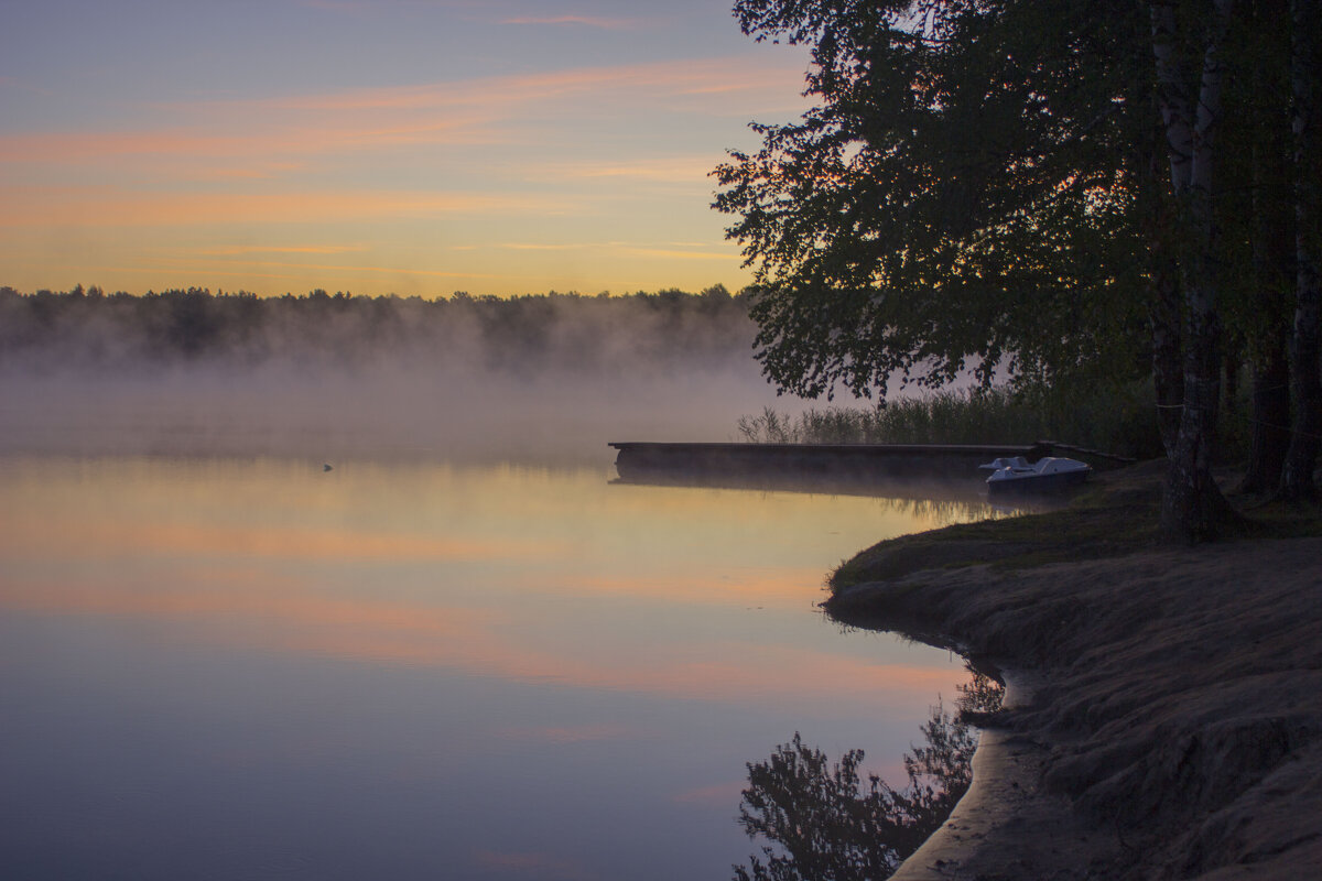 Рассвет на озере. - Евгений 
