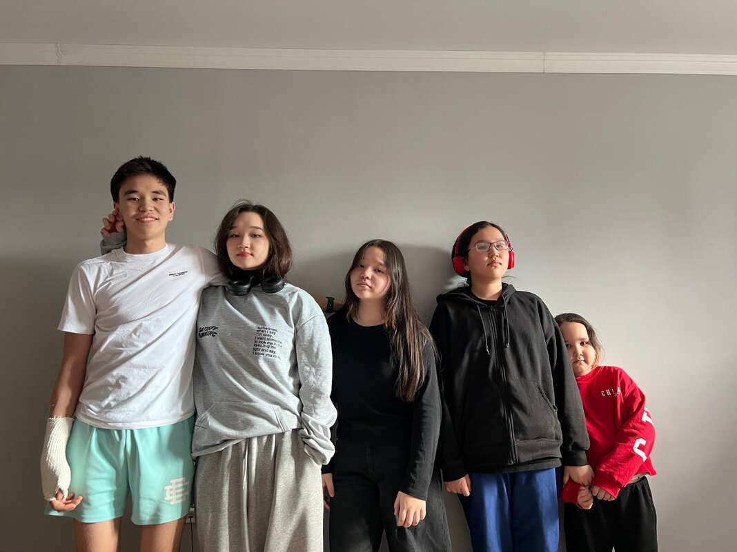 Двоюродный брат и племянницы :) - Динара Каймиденова Двоюродный брат и племянницы :) - Динара Каймиденова