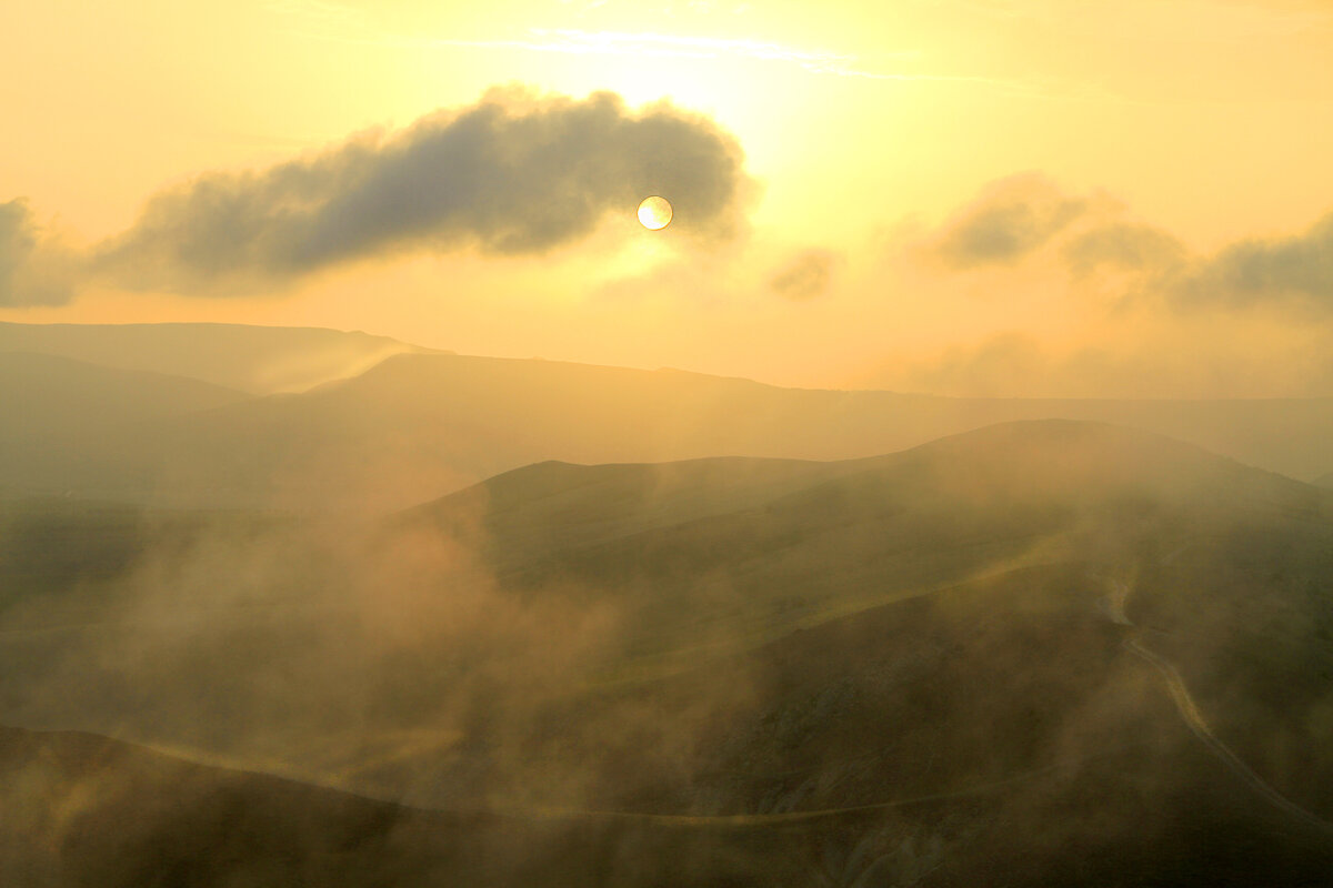 Солнце в тумане - Геннадий Валеев