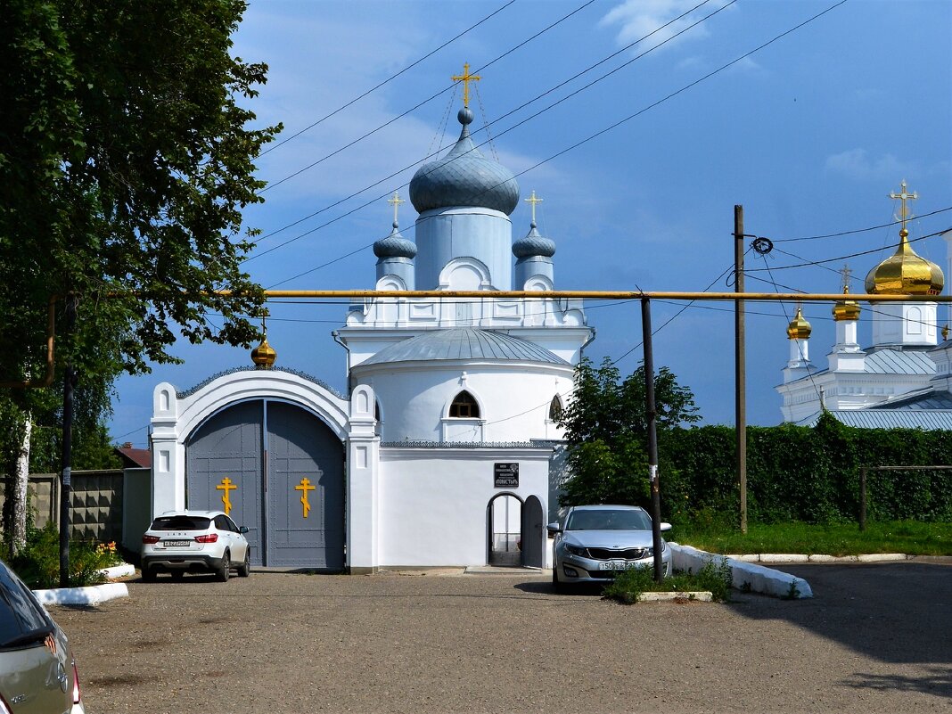 Алатырь. Киево-Николаевский Новодевичий женский монастырь. - Пётр Чернега Алатырь. Киево-Николаевский Новодевичий женский монастырь. - Пётр Чернега