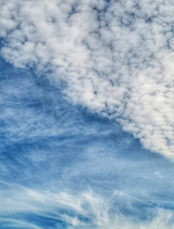 Облака, небо и самолёт - Любимова Ольга Облака, небо и самолёт - Любимова Ольга