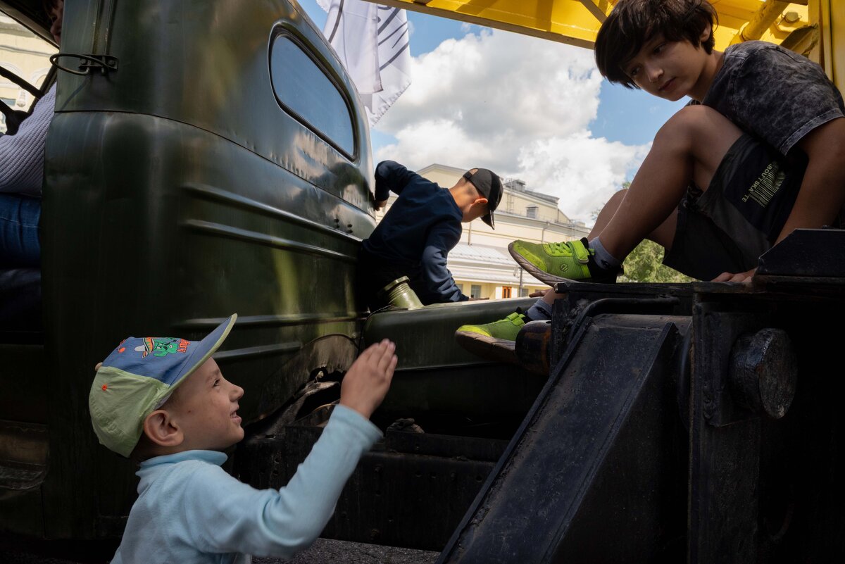 *** - Валерий Михмель 