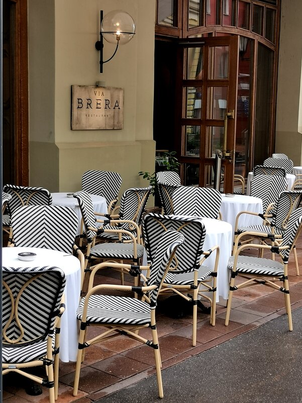 Где-то в переулке города. - Любимова Ольга 