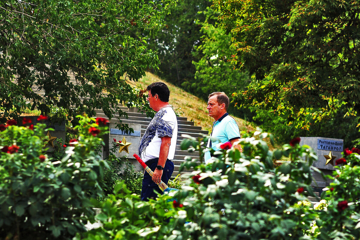 Двое в парке - Юрий Гайворонскiий Двое в парке - Юрий Гайворонскiий