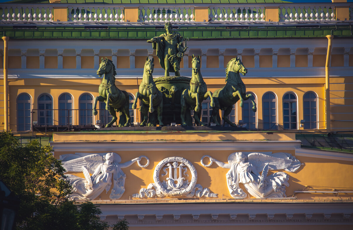 Аполлон на аттике Александринского театра - Sergei Vikulov