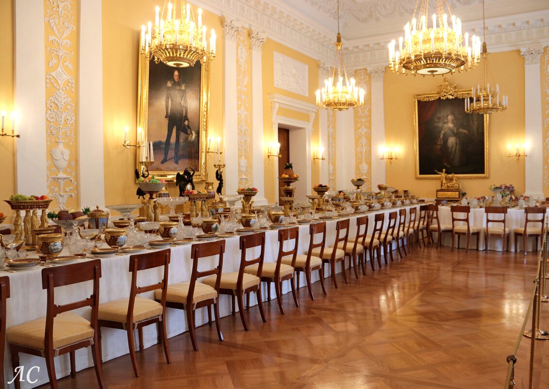 Жёлтый зал, Екатерининский корпус - Любовь Сахарова Жёлтый зал, Екатерининский корпус - Любовь Сахарова