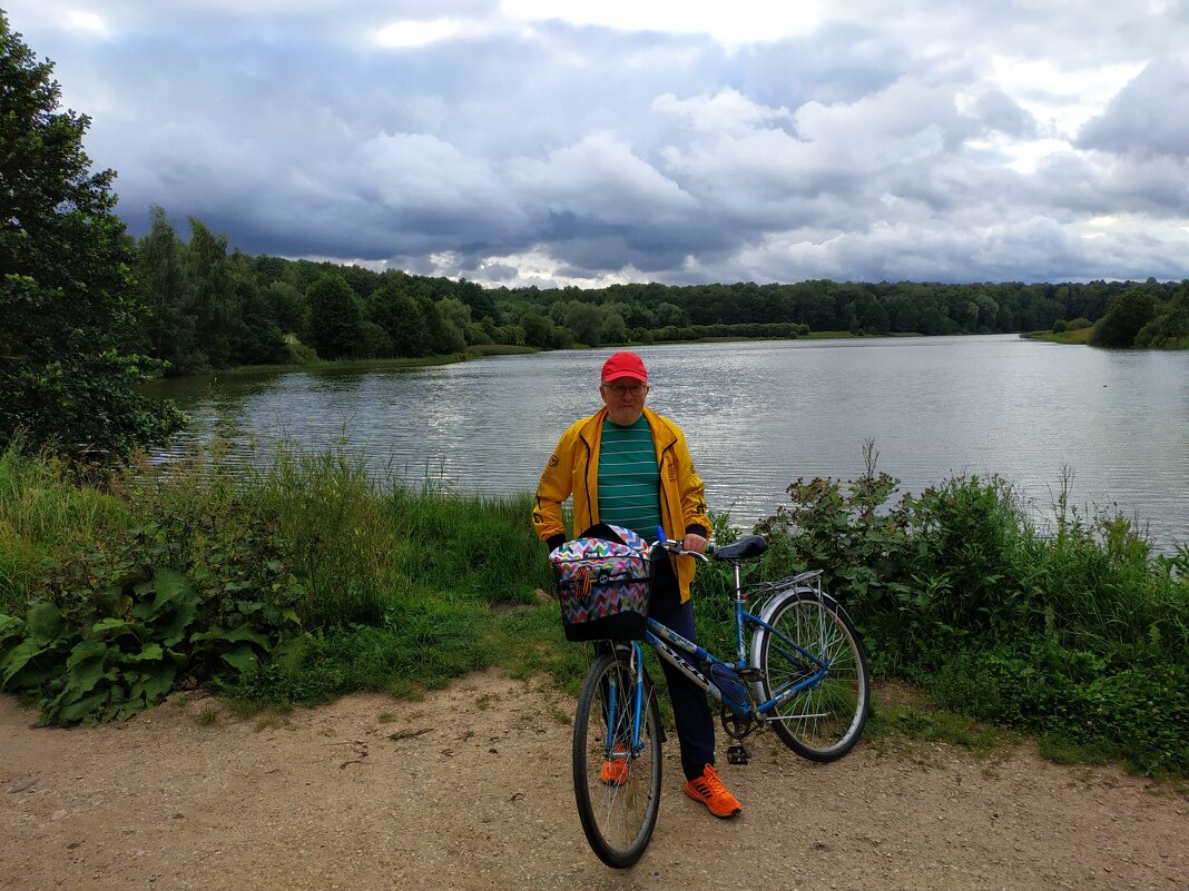 * * * - Андрей Лукьянов