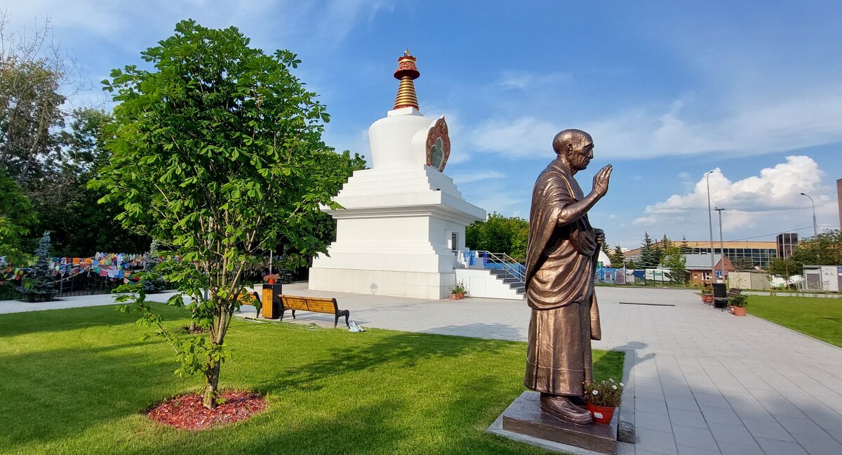 Статуя Бакула Ринпоче. - ИРЭН@ . Статуя Бакула Ринпоче. - ИРЭН@ .