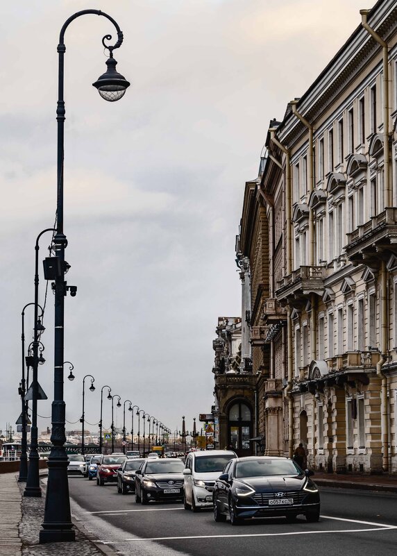 На набережной - Константин Бобинский