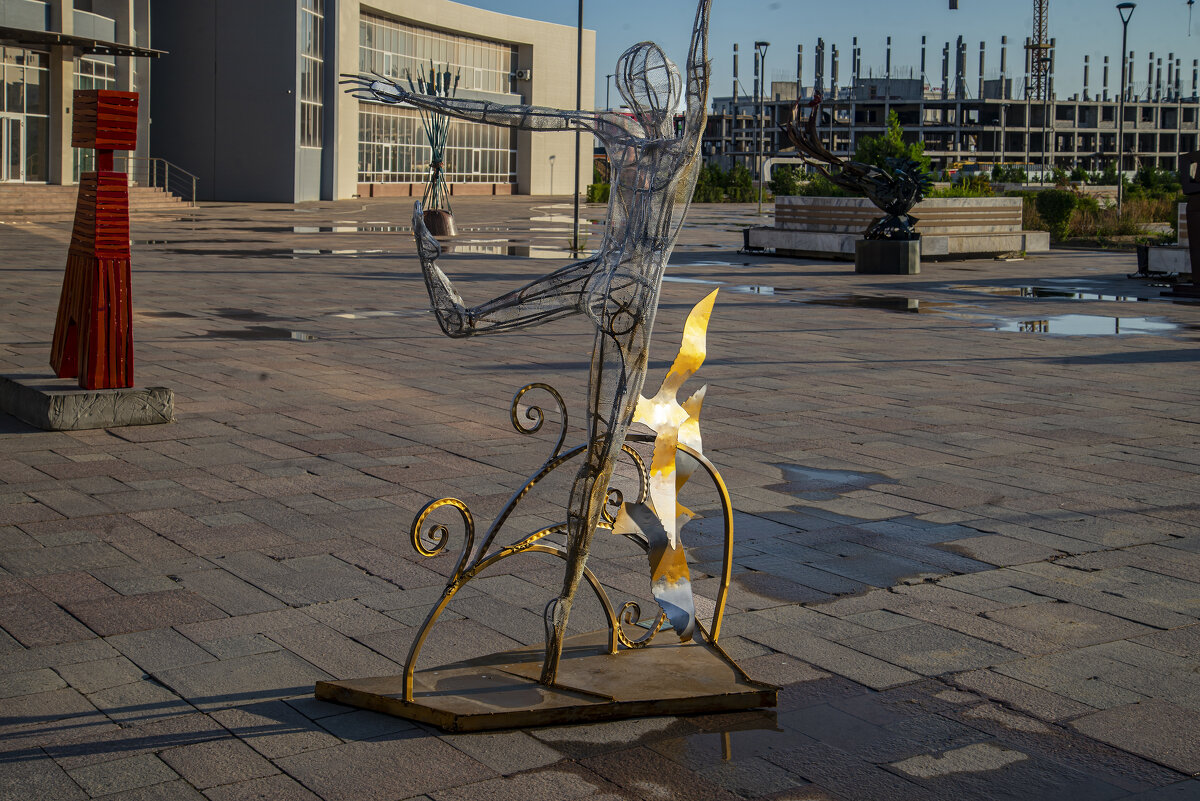 Инсталяция - Анатолий Чикчирный