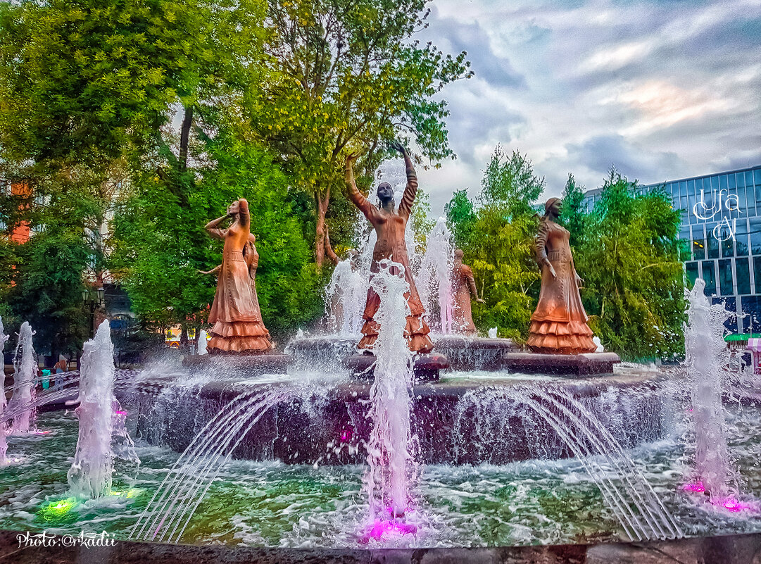 Фонтан семь девушек. - arkadii Фонтан семь девушек. - arkadii