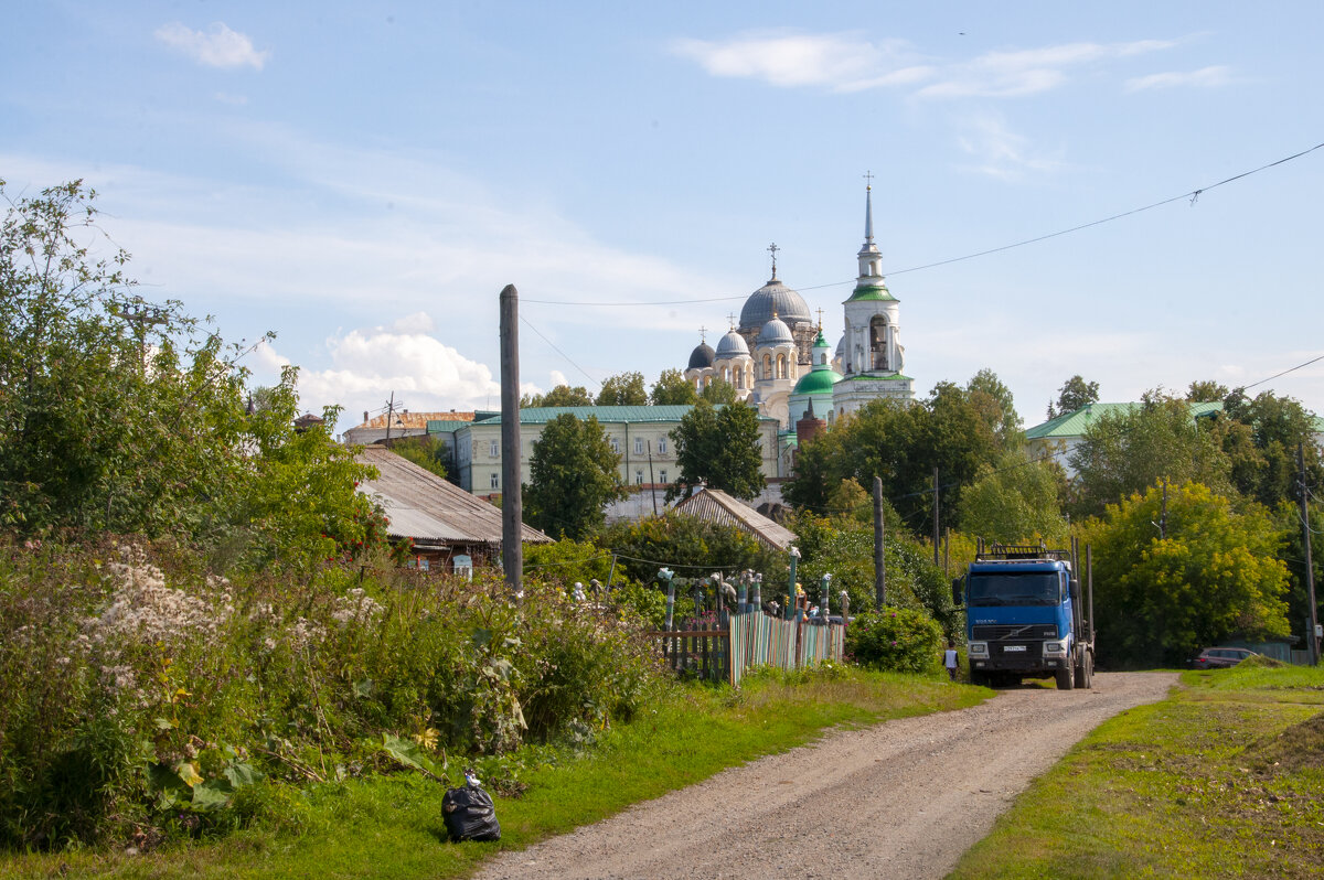 Вид на Свято-Николаевский монастырь с Ямской слободы - Gen 