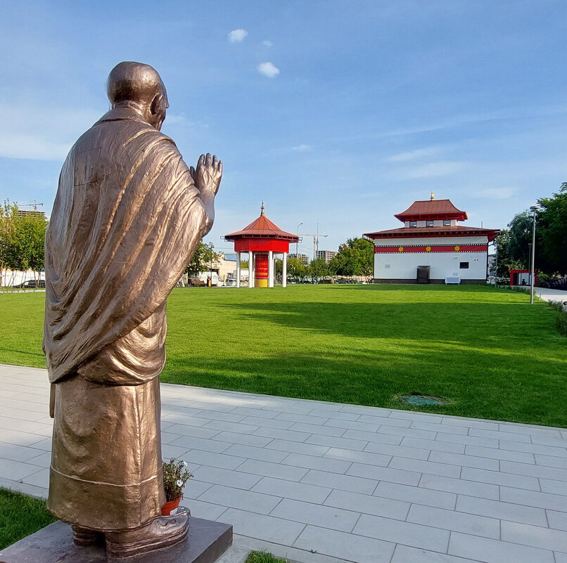 Статуя Бакула Ринпоче. - ИРЭН@ .