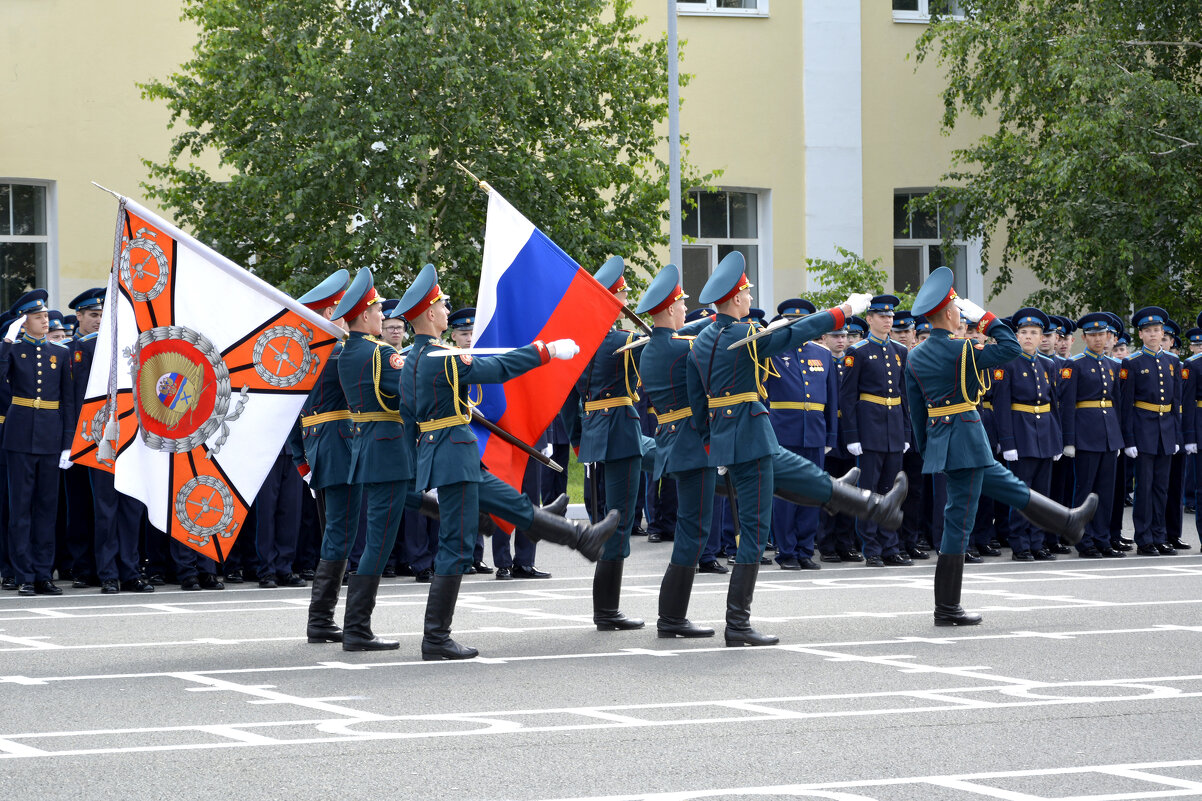ЗНАМЯ ОРЕНБУРГСКОГО ПРЕЗИДЕНТСКОГО КАДЕТСКОГО УЧИЛИЩА - Дмитрий Петренко ЗНАМЯ ОРЕНБУРГСКОГО ПРЕЗИДЕНТСКОГО КАДЕТСКОГО УЧИЛИЩА - Дмитрий Петренко