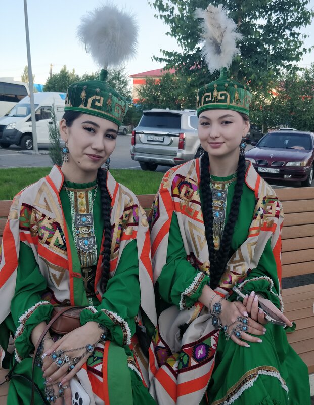 Красивые девушки - Андрей Хлопонин