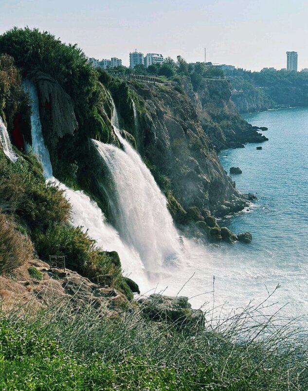 Водопад и море... - Георгиевич 
