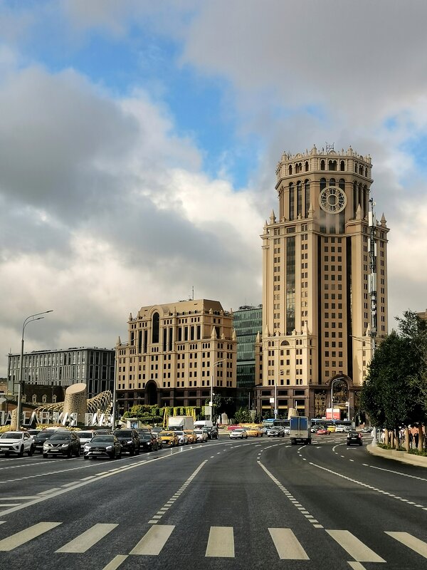 Москва. Август. Утро вторника. - Любимова Ольга 