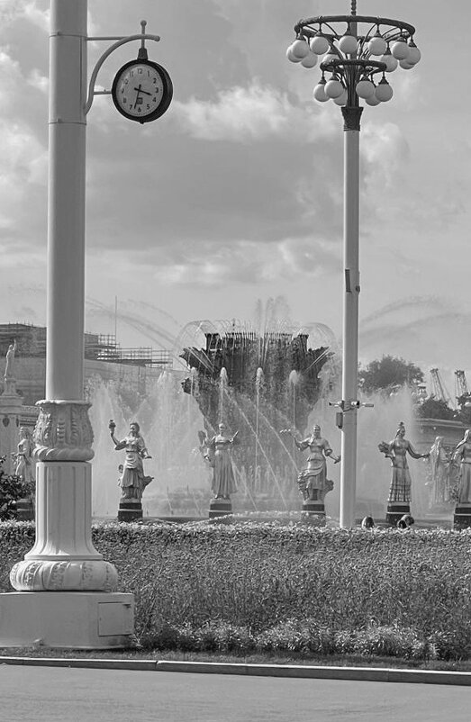 ВДНХ. Москва. Черно-белая фотография - Любимова Ольга 