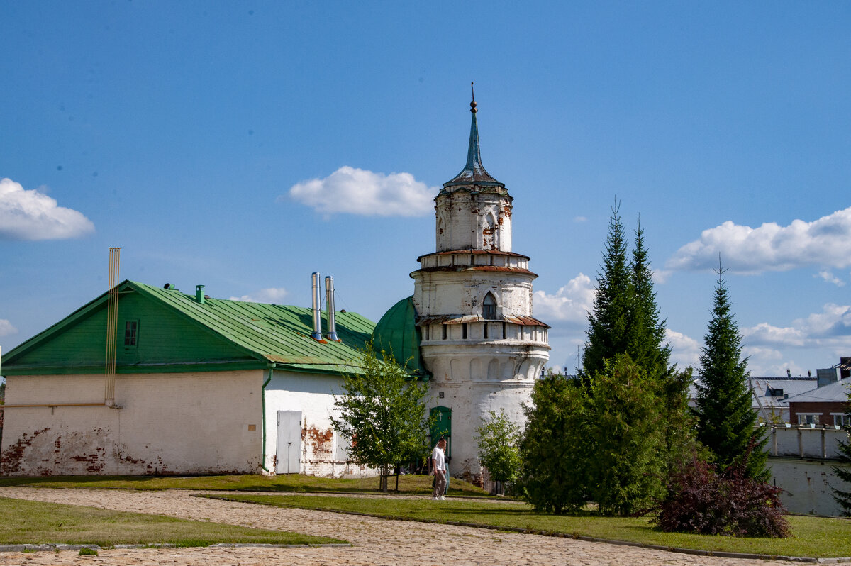В Свято-Николаевском мужском монастыре. Северо-западная башня - Gen 