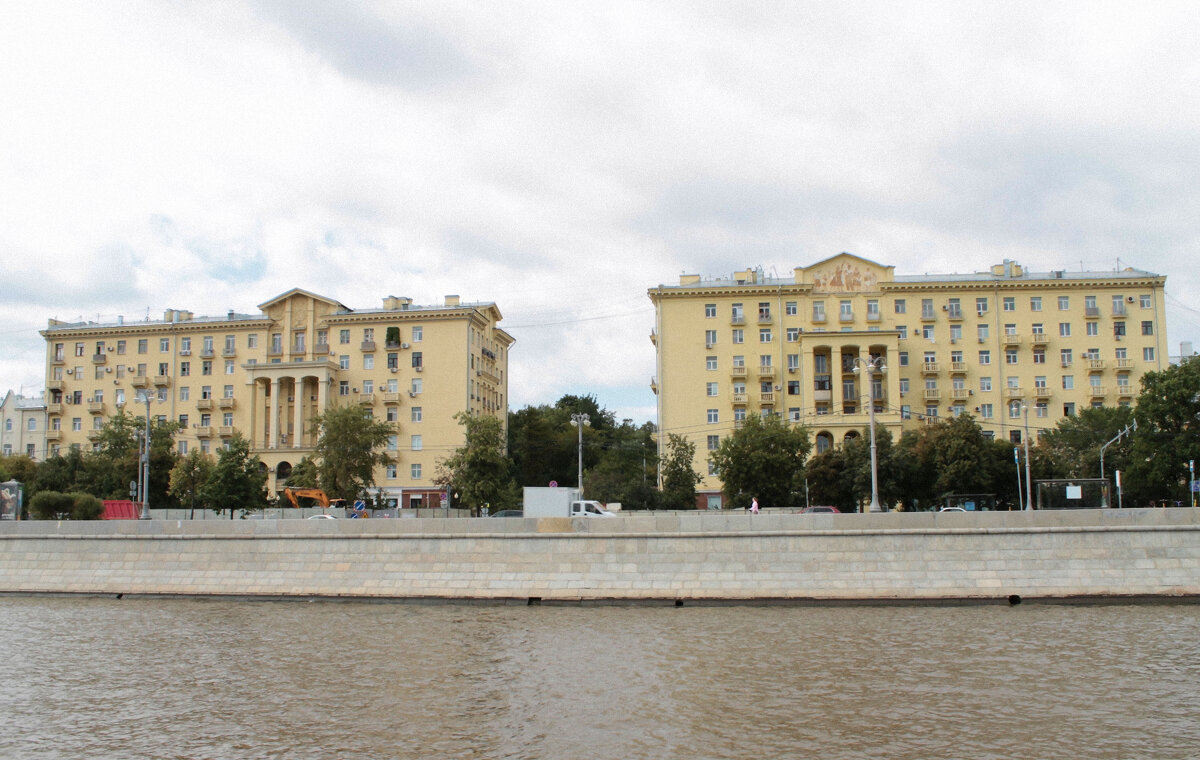 "Такая разная Москва.." - Арина Невская "Такая разная Москва.." - Арина Невская