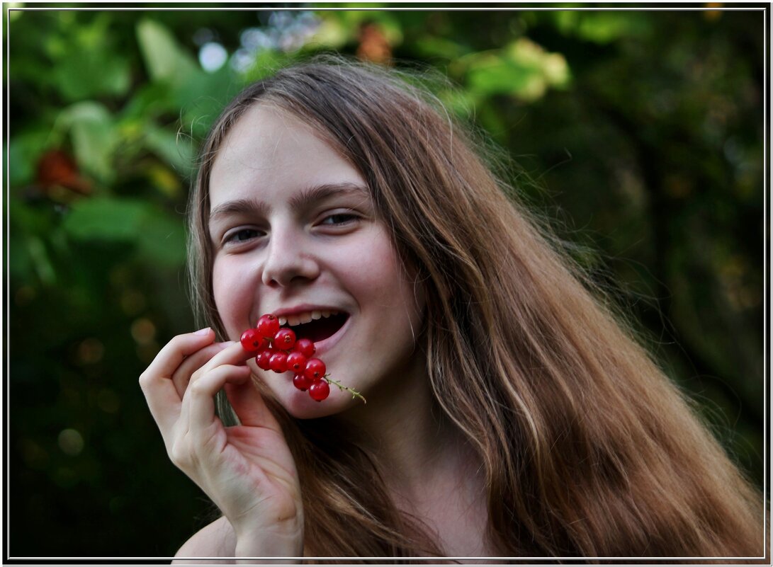 ЯГОДКА... - Elvira E. 