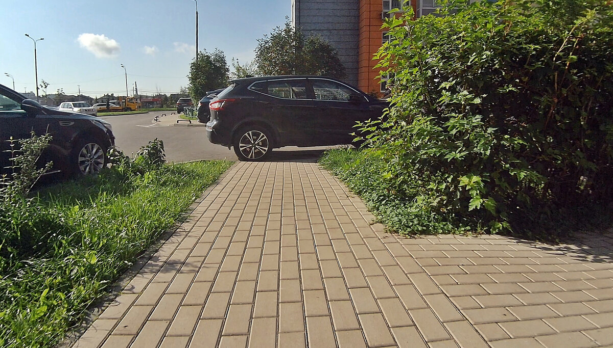 Почему водители не уважают маломобильных граждан? - Валерий Иванович