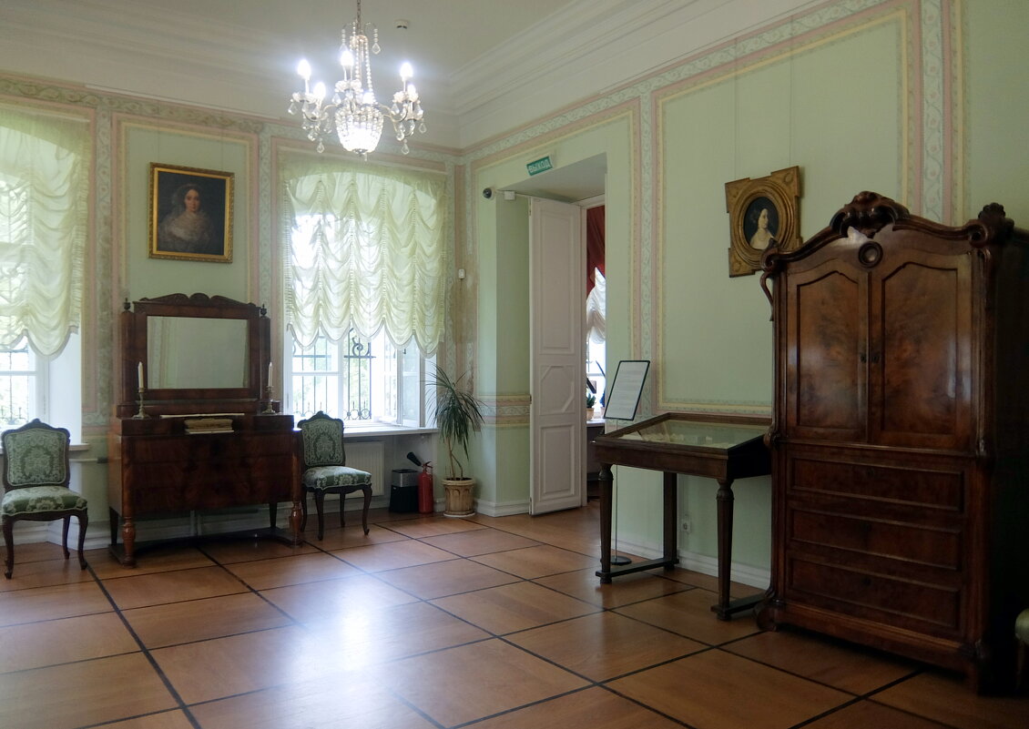 Гостевая комната усадебного дома. - Люба 